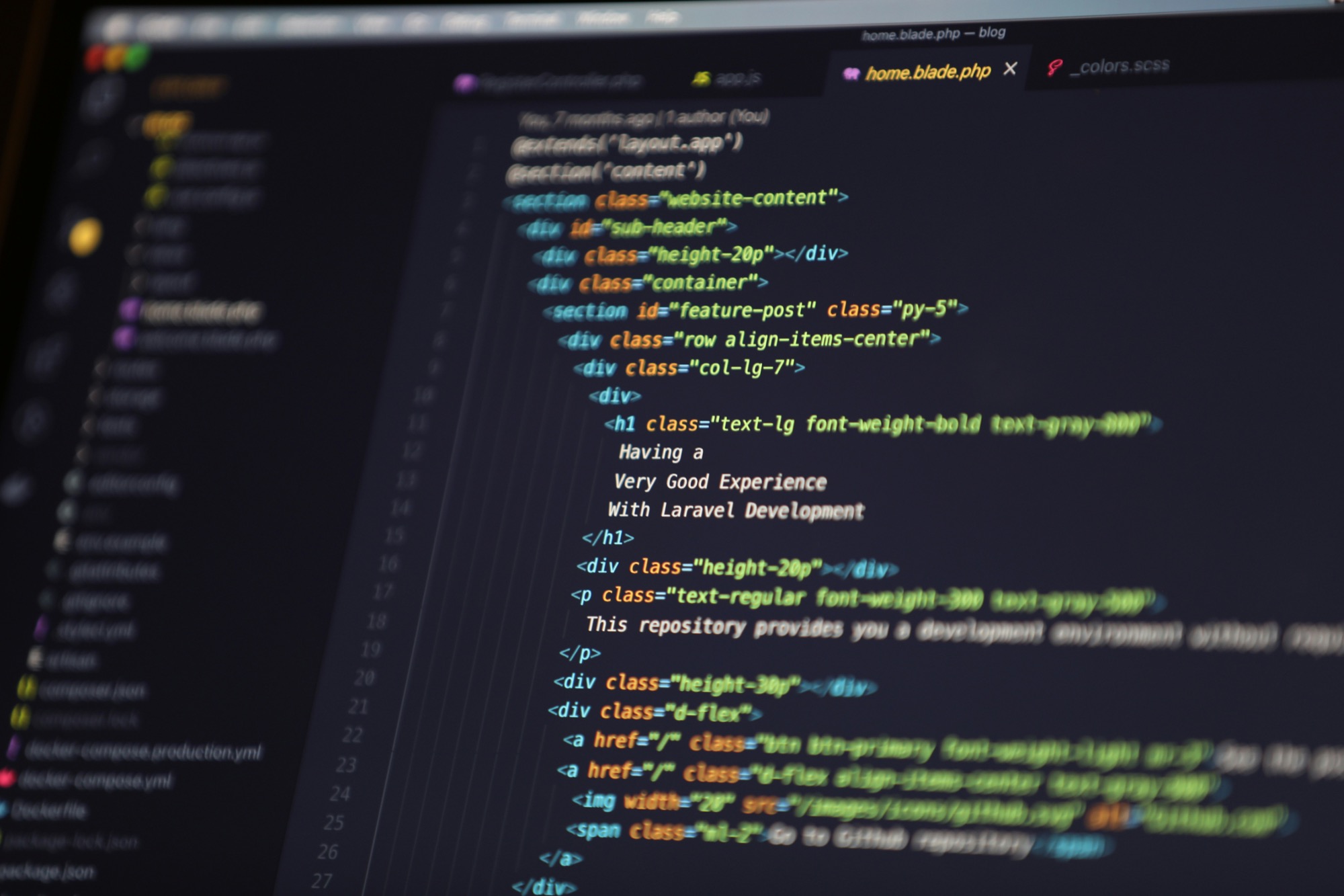 mohammad-rahmani-oXlXu2qukGE-unsplash-code